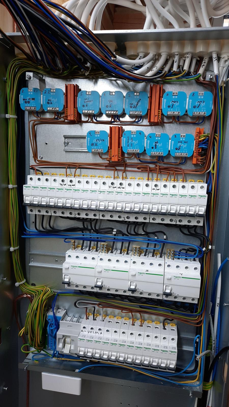 d7c7983b 4060 4426 bce2 a84e90e92e38